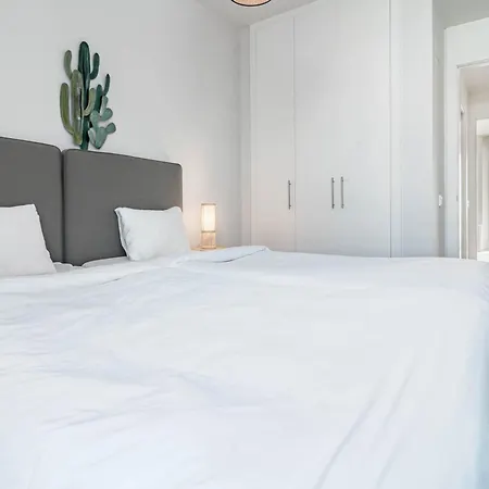 Lm362b - 2 Bedroom Penthouse With Large Sundeck Apartment Estepona