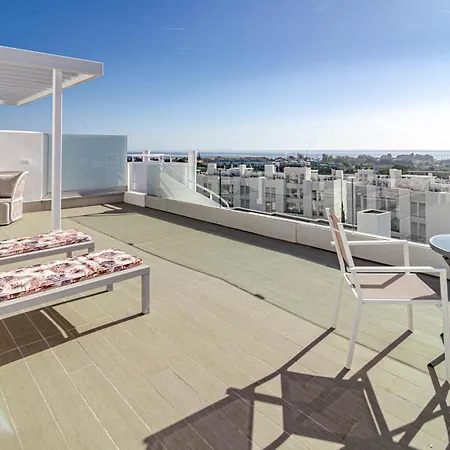 Lm362b - 2 Bedroom Penthouse With Large Sundeck Apartment Estepona