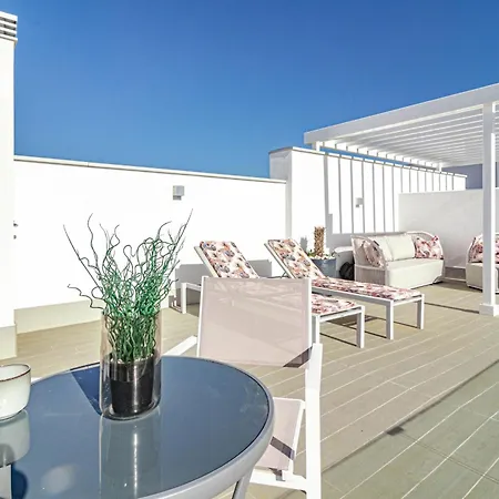 Lm362b - 2 Bedroom Penthouse With Large Sundeck Apartment *